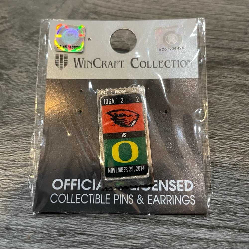WinCraft Collection Oregon State vs Oregon Collectible Pin